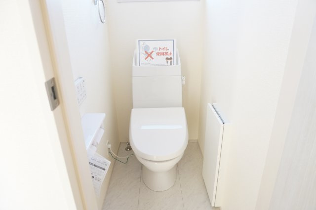 越谷市弥栄町1丁目 新築分譲住宅のトイレ|2階