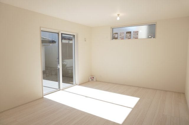 越谷市弥栄町1丁目 新築分譲住宅の居間・リビング