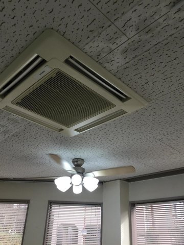 綿町店舗　の内装