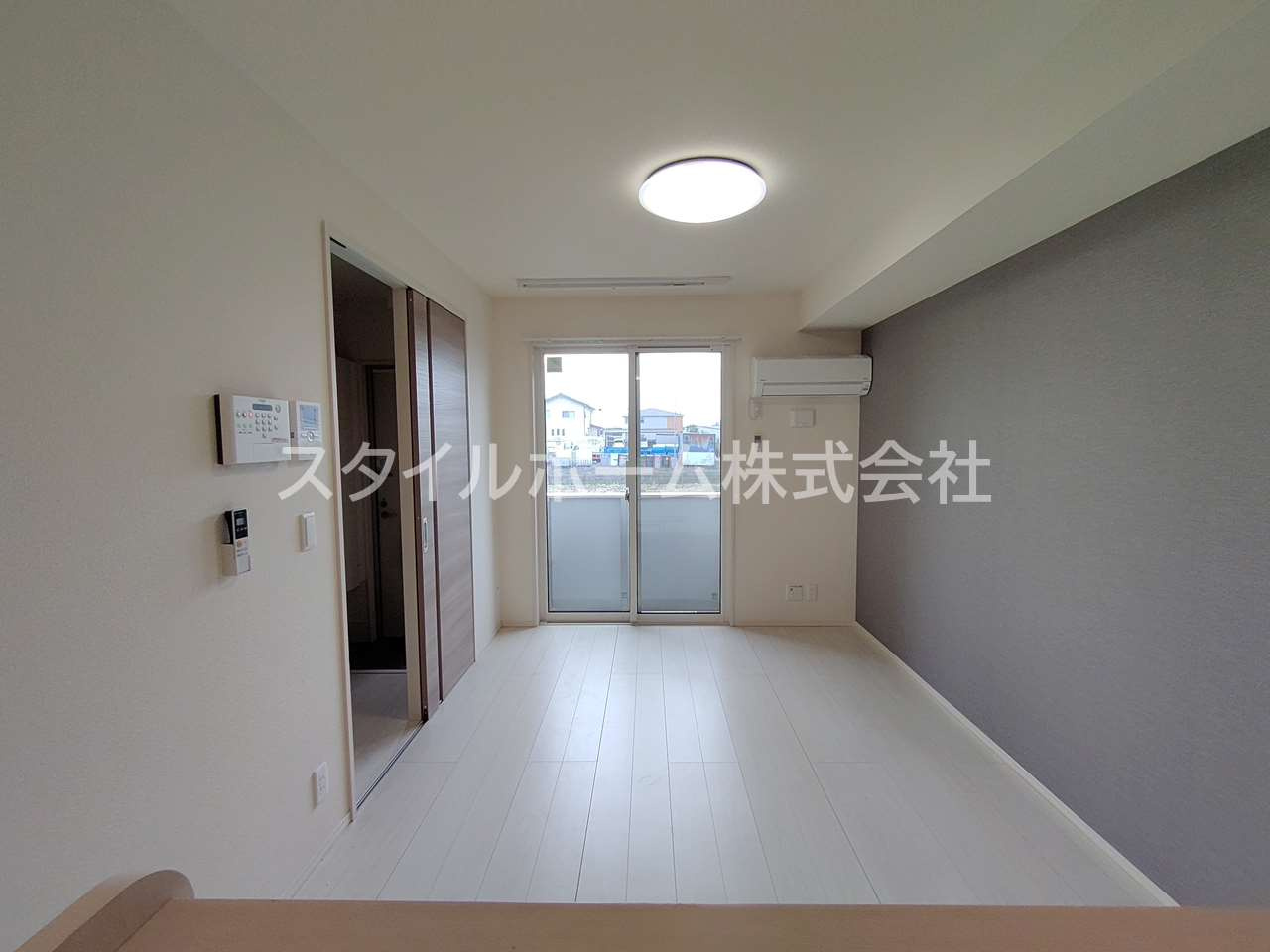 プランドールⅦ B棟の居間・リビング|別部屋写真です。