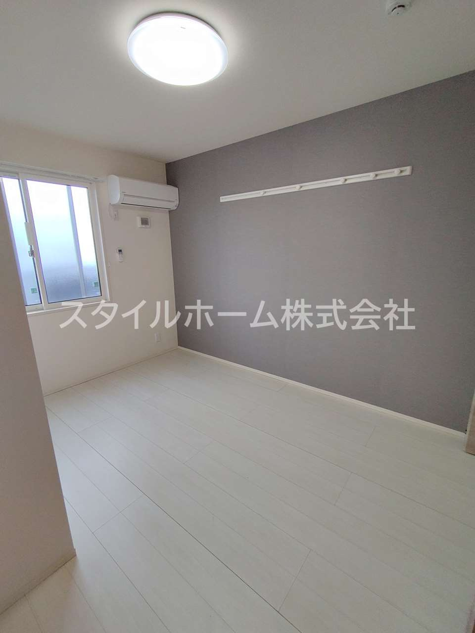 プランドールⅦ B棟の居間・リビング|別部屋写真です。