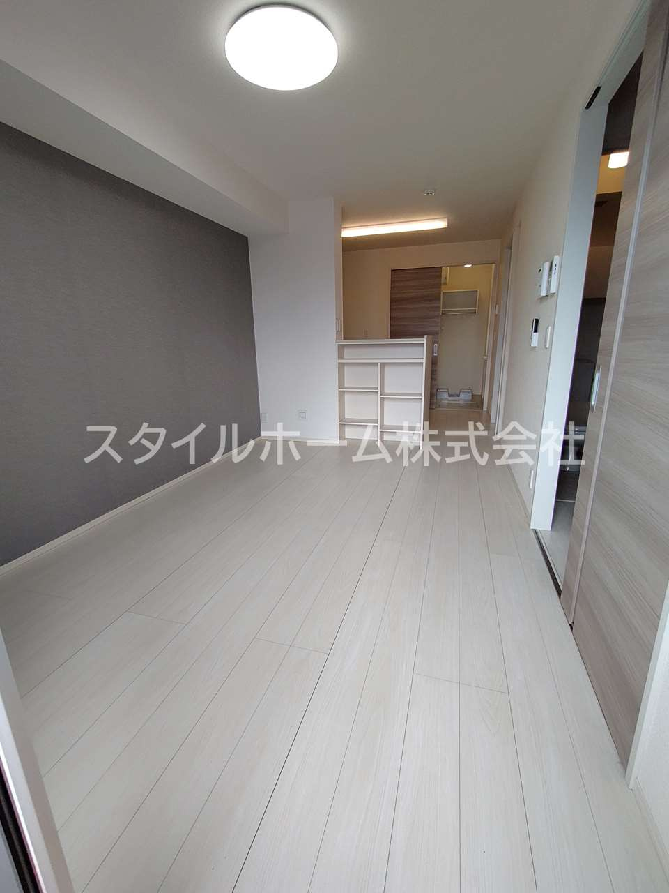 プランドールⅦ B棟の居間・リビング