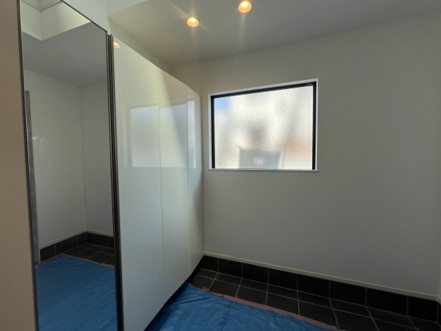 美しが丘の名の通りハイデザイン！【青葉区美しが丘4丁目】新築戸建の玄関|きれいな玄関です