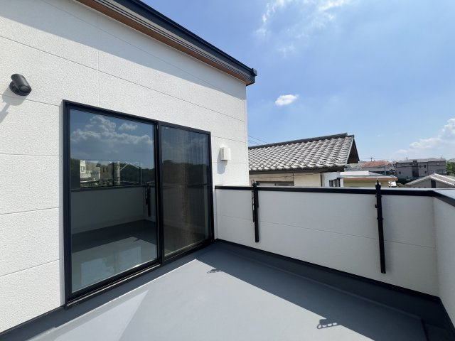 美しが丘の名の通りハイデザイン！【青葉区美しが丘4丁目】新築戸建のバルコニー