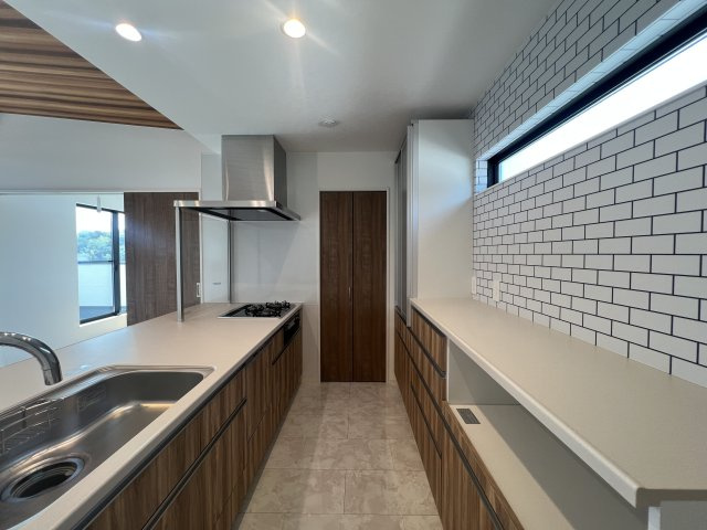 美しが丘の名の通りハイデザイン！【青葉区美しが丘4丁目】新築戸建のキッチン|お料理しやすいキッチンです