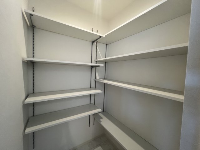 美しが丘の名の通りハイデザイン！【青葉区美しが丘4丁目】新築戸建の収納|パントリー