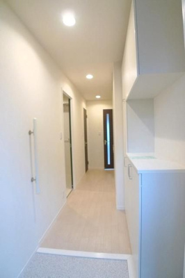 【玄関】 | アルフラット西青木 | 収納もある玄関です