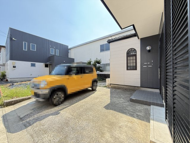 高知市南金田の一戸建てのエントランス