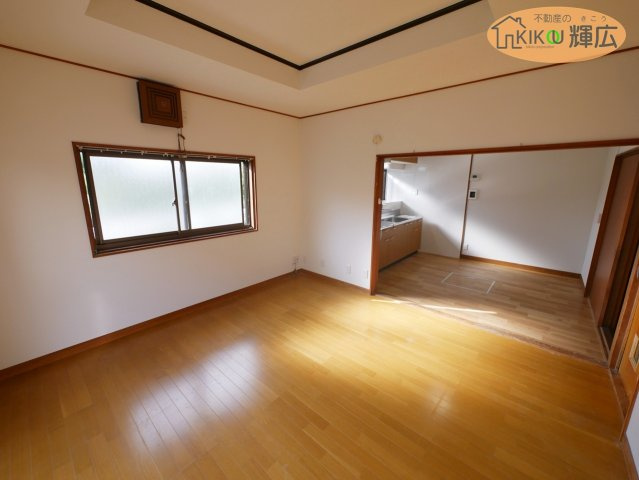 【居間・リビング】 | 高砂市阿弥陀町南池　中古戸建