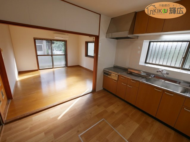 【居間・リビング】 | 高砂市阿弥陀町南池　中古戸建