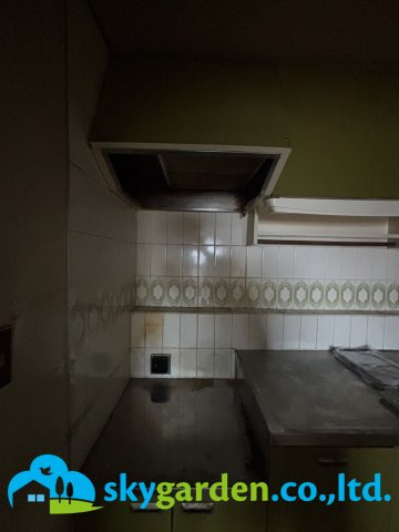 鶴巻温泉サマリヤマンションの玄関