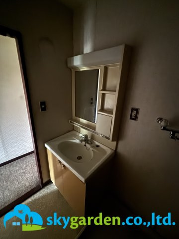 鶴巻温泉サマリヤマンションの独立洗面台