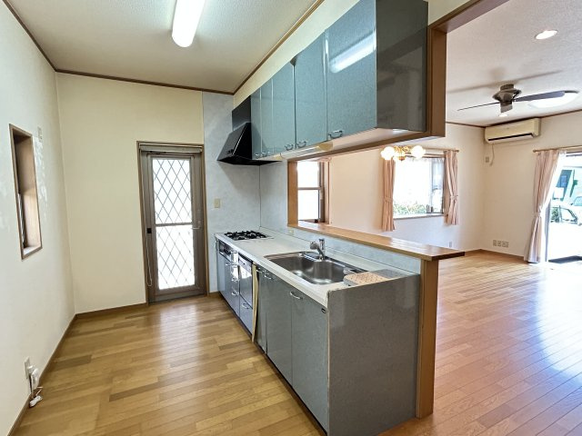 阿南市才見町光の大地中古戸建てのキッチン