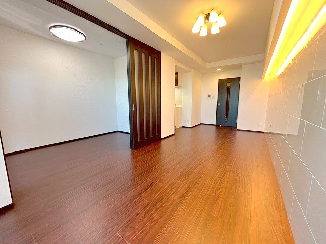 プレジオ西中島ASIANの居間・リビング