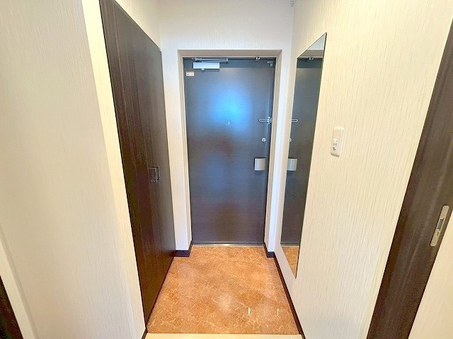 プレジオ西中島ASIANの玄関