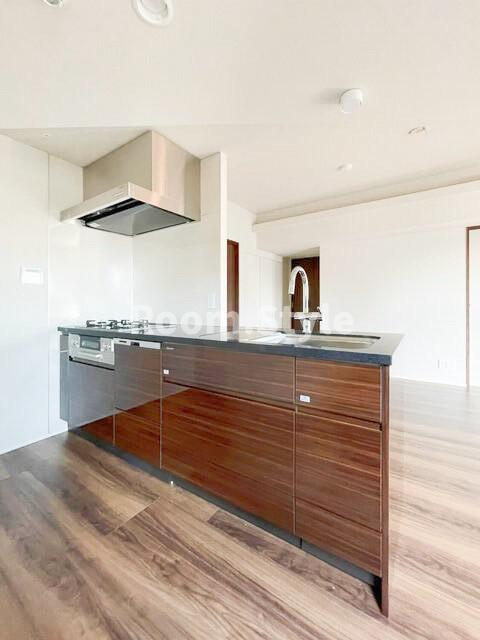 オープンレジデンシア高田馬場のキッチン|空室のためご都合に合わせてご内覧できます
お問合せはお電話でもお受付しております。
03-6450-5211