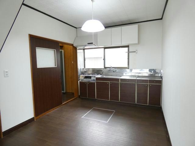 昭和中央１－４３－４貸家の居間・リビング