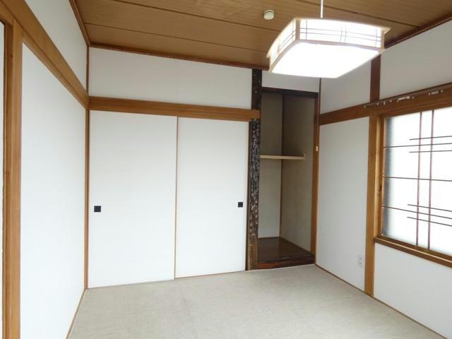 昭和中央１－４３－４貸家の居間・リビング