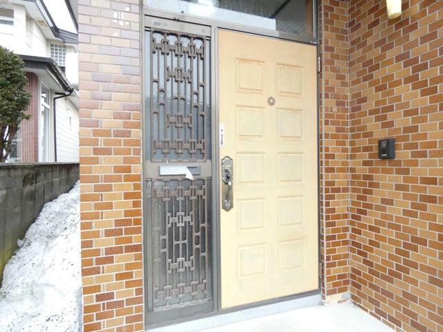 昭和中央１－４３－４貸家の玄関