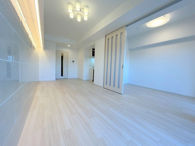 プレジオ西中島ASIANの居間・リビング