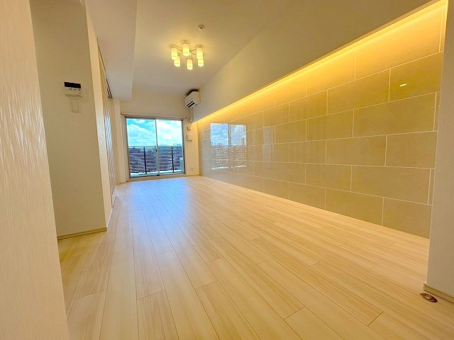 プレジオ西中島ASIANの居間・リビング