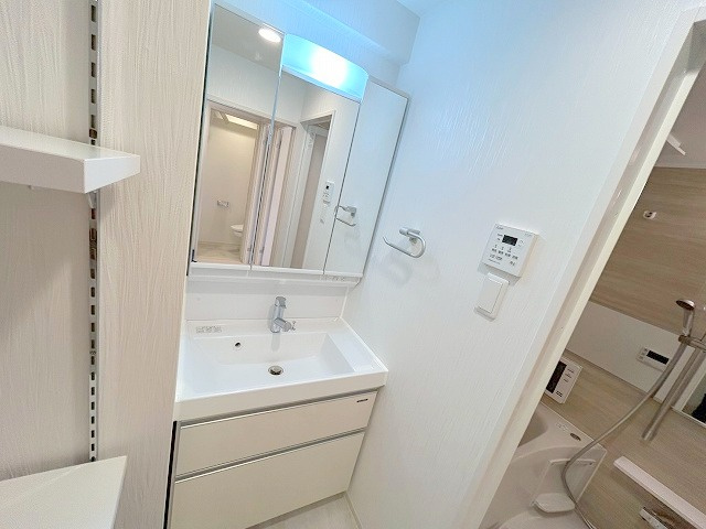 プレジオ西中島ASIANの独立洗面台