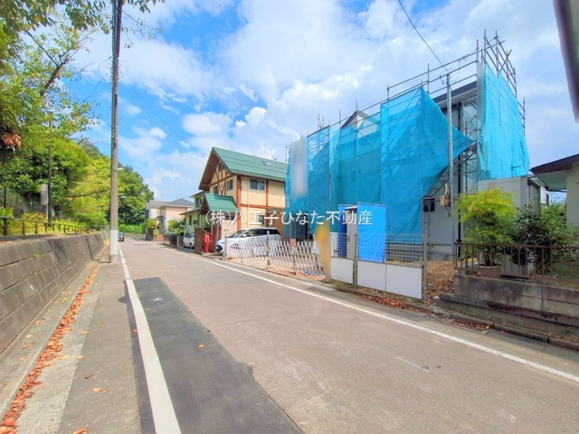 祝：成約済み　八王子市　南陽台３丁目　新築戸建ての前面道路含む現地写真|～仲介手数料無料☆八王子ひなた不動産～　八王子市南陽台　新築戸建て
