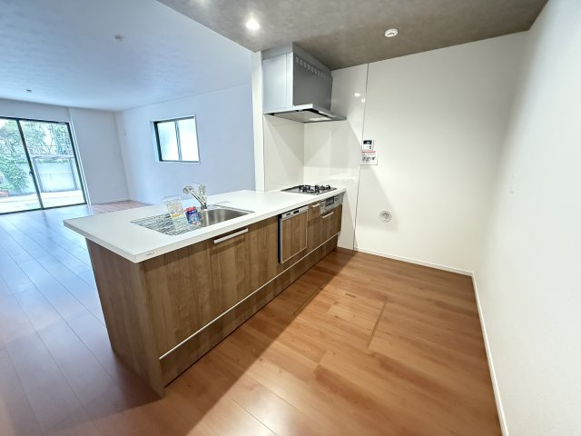 西区伊川谷町潤和新築②号棟のキッチン