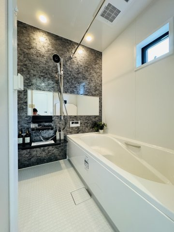 Koshigoe Base｜江ノ島を日常にする、理想の拠点の浴室