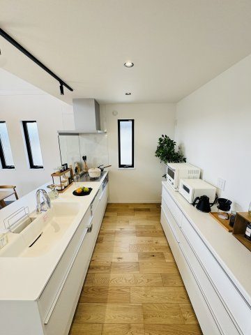Koshigoe Base｜江ノ島を日常にする、理想の拠点のキッチン