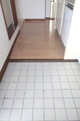 【玄関】 | マンションみどり | 収納もある玄関です