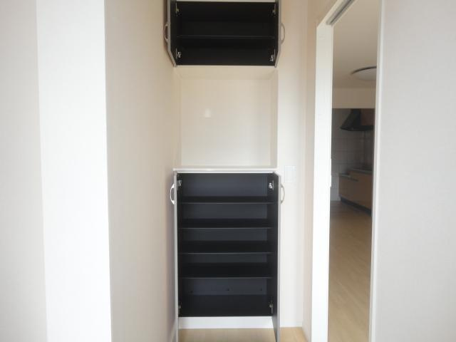 anjuurei（アンジュレイ）の玄関|下駄箱