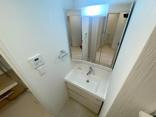 プレジオ西中島ASIANの独立洗面台