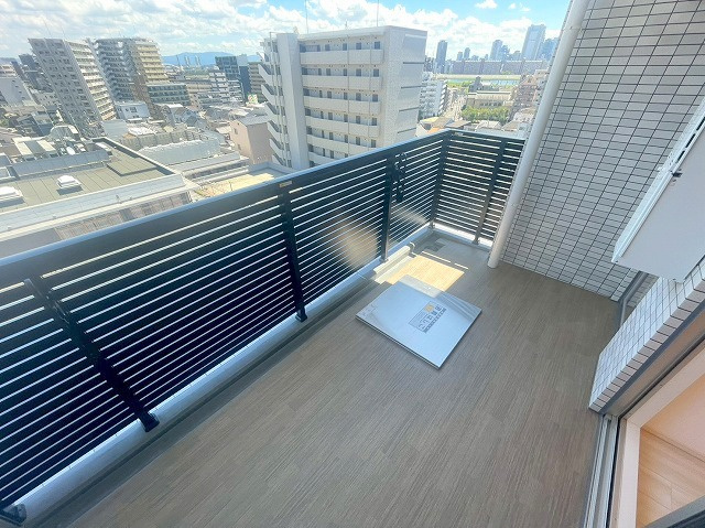 プレジオ西中島ASIANのバルコニー