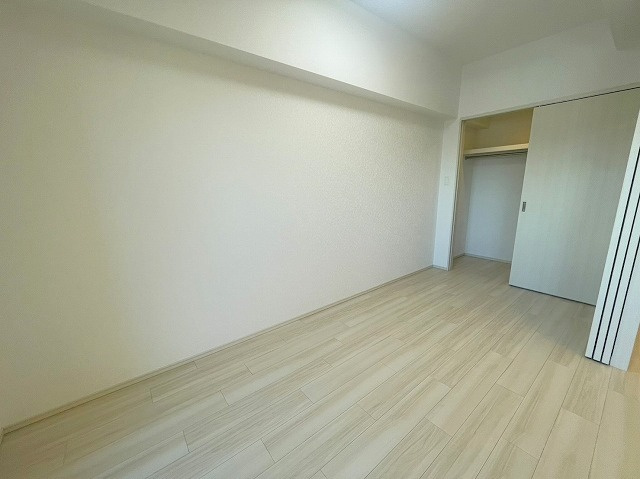 プレジオ西中島ASIANの洋室