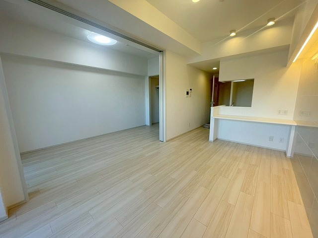 プレジオ西中島ASIANの居間・リビング