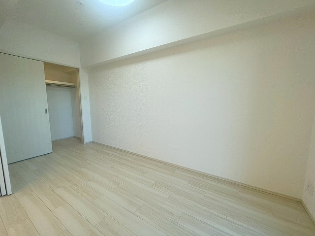 プレジオ西中島ASIANの洋室