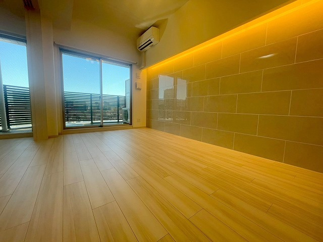 プレジオ西中島ASIANの居間・リビング