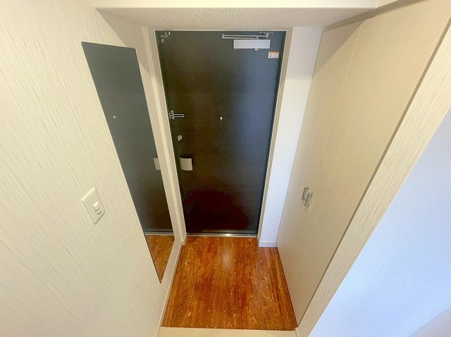 プレジオ西中島ASIANの玄関