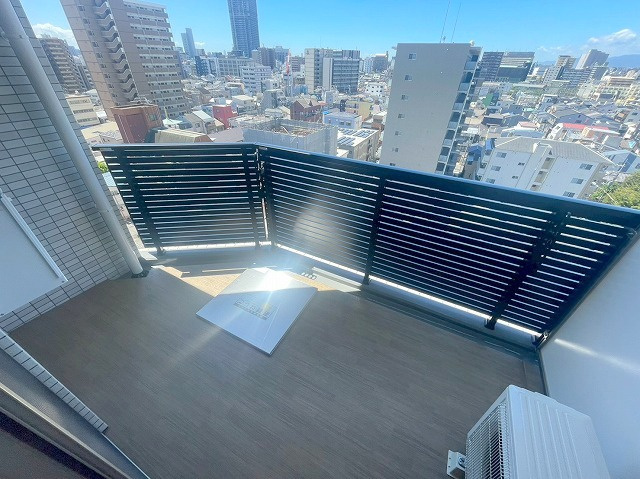 プレジオ西中島ASIANのバルコニー