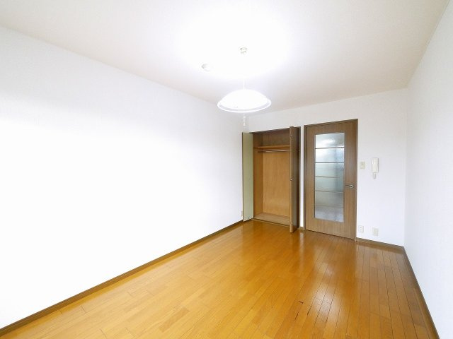 杉ヶ中町ビルの洋室|使い勝手のいい洋室です