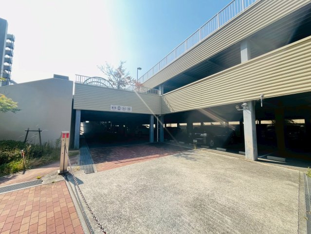 リブコートフェリスガーデン垂水の駐車場