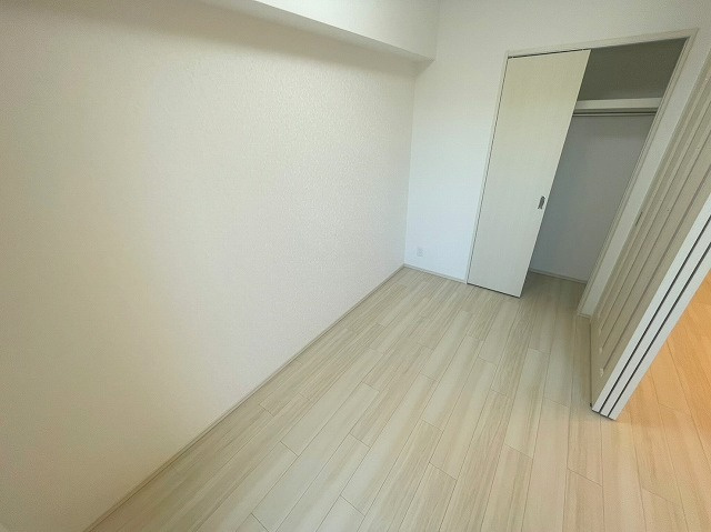 プレジオ西中島ASIANの洋室