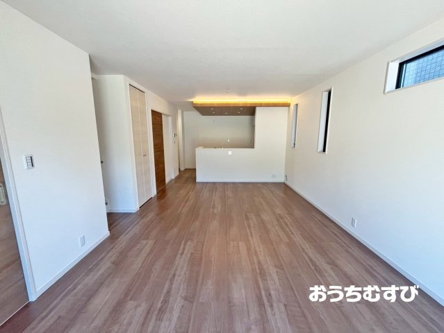 尾張旭市平子町北(全11棟)の居間・リビング