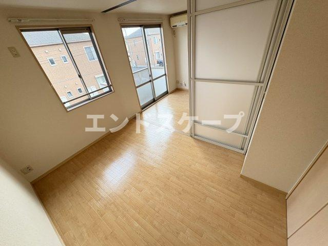 クレシェンテAの洋室|高崎、前橋のお部屋探しはエンドスケープまで！お客様の理想お聞かせ下さい♪