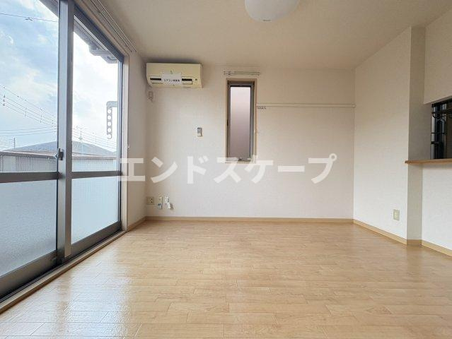 クレシェンテAの居間・リビング|高崎、前橋のお部屋探しはエンドスケープまで！お客様の理想お聞かせ下さい♪
