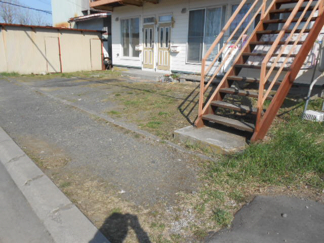 小沢マンションの駐車場