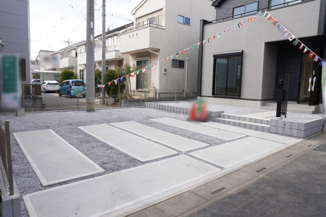 越谷市大沢 新築分譲住宅の駐車場