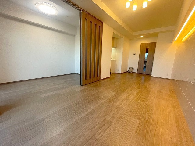 プレジオ西中島ASIANの居間・リビング