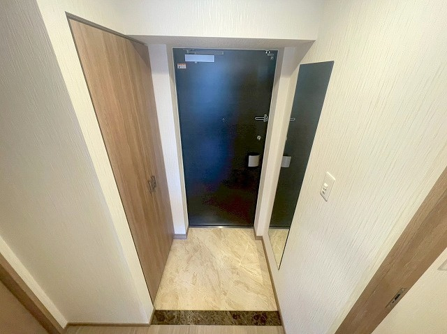 プレジオ西中島ASIANの玄関